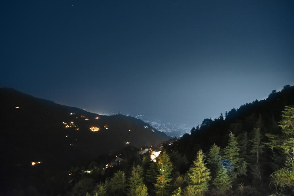 Hotel Varuni Mcleodganj Dharamshala Eksteriør billede