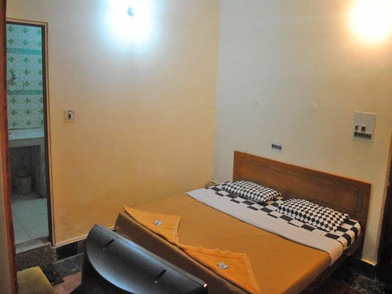 Hotel Varuni Mcleodganj Dharamshala Eksteriør billede