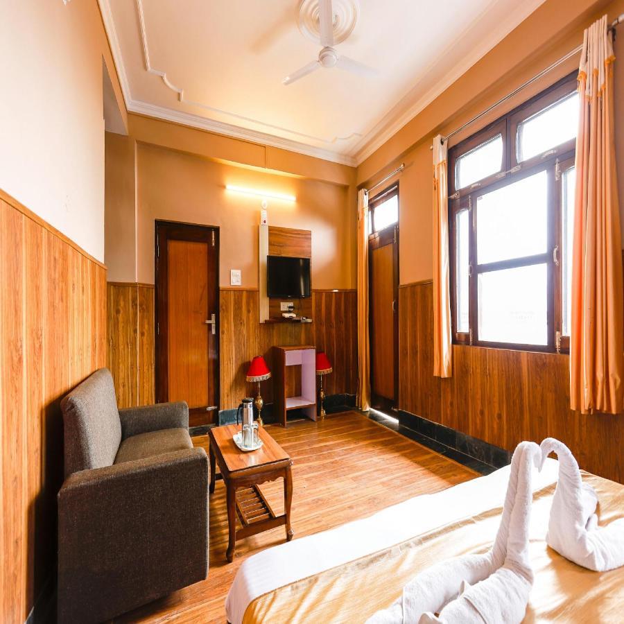 Hotel Varuni Mcleodganj Dharamshala Eksteriør billede