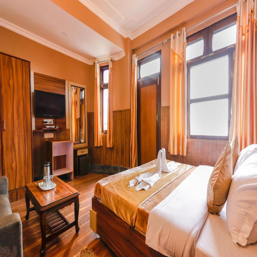 Hotel Varuni Mcleodganj Dharamshala Eksteriør billede